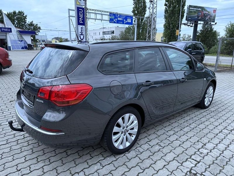 Opel Astra 1.4T 103 kW SPORTS TOURER - fotka 5 z 18