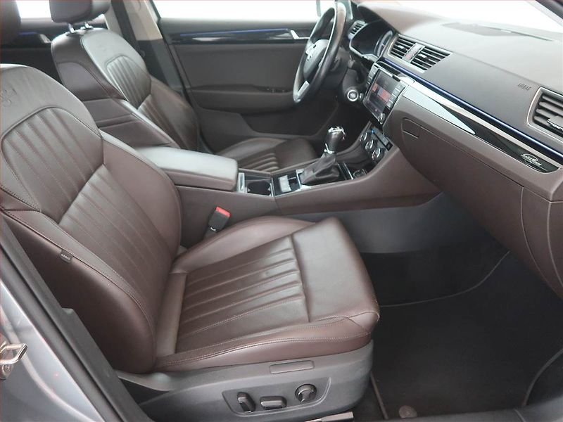 Škoda Superb (2016) Laurin&Klement 2.0 TDI, 4X4 - fotka 9 z 13