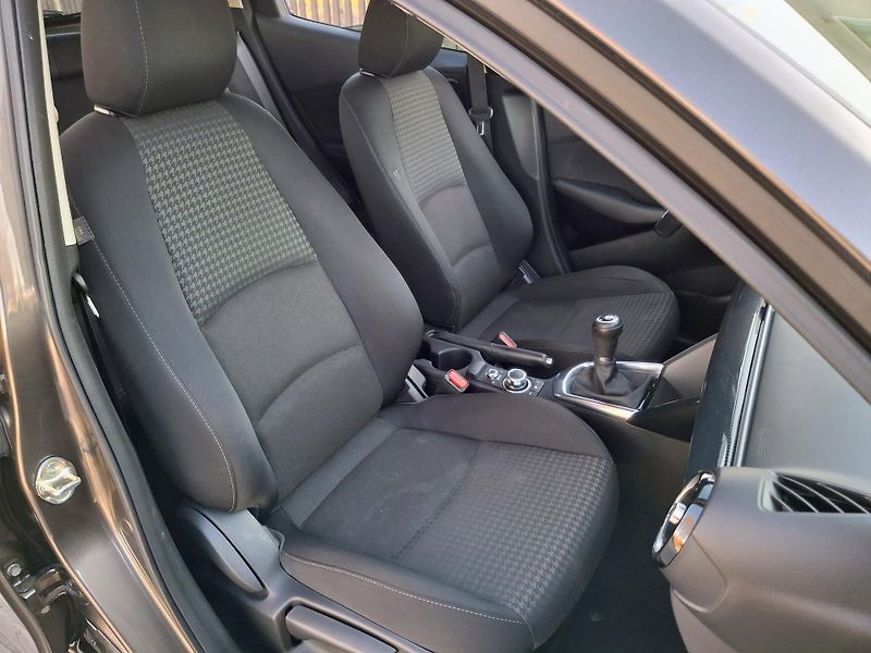 Mazda 2 1.5 benzin Rezervace - fotka 21 z 46