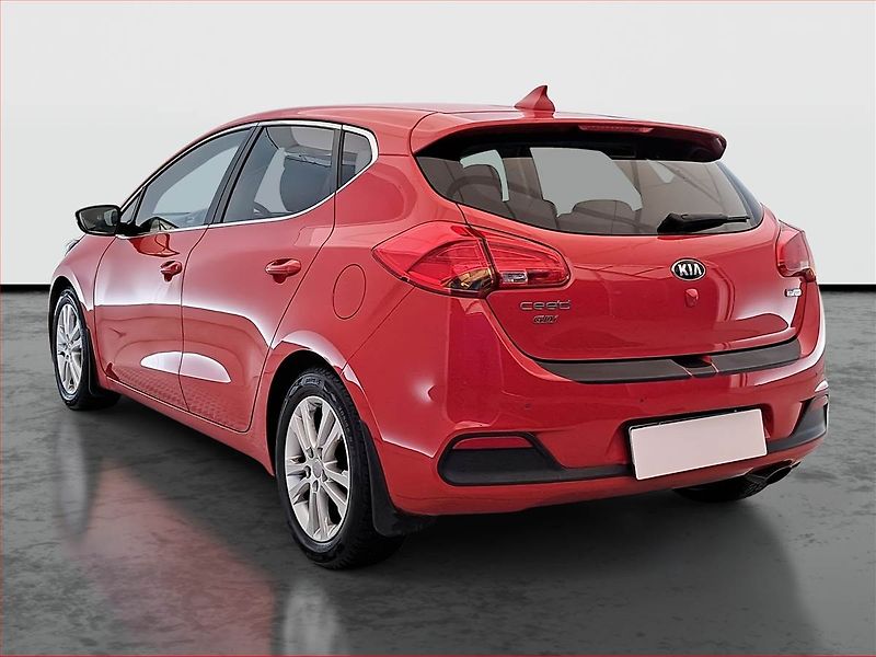 Kia Ceed (2015) 1.6 GDI, Navi, Tempomat - fotka 4 z 20