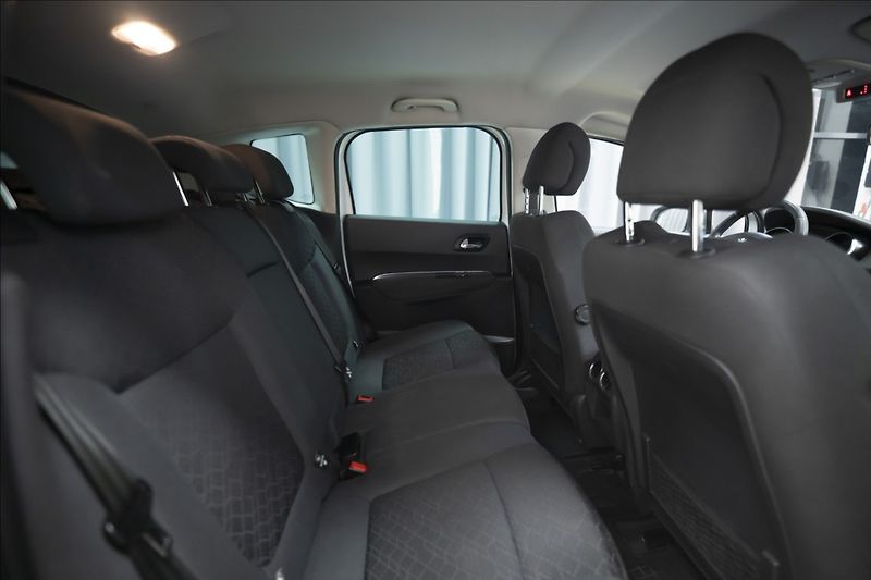 Peugeot 3008 2,0 HDI NAVIGACE TAŽNÉ - fotka 16 z 36