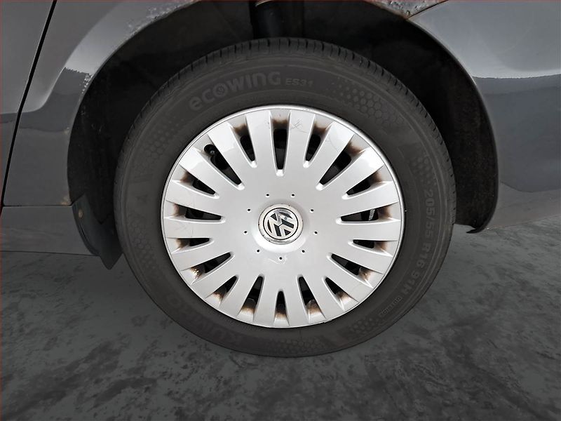 Volkswagen Passat (2011) 2.0 TDI, po STK, servisované - fotka 15 z 16