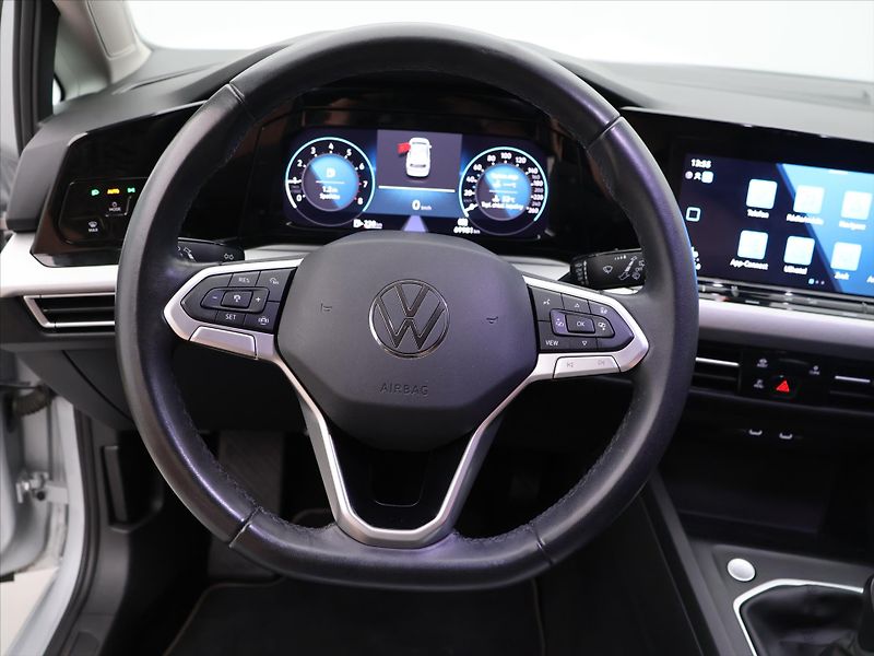 Volkswagen Golf 1,0 TSI 81kW Life M6 - fotka 16 z 33