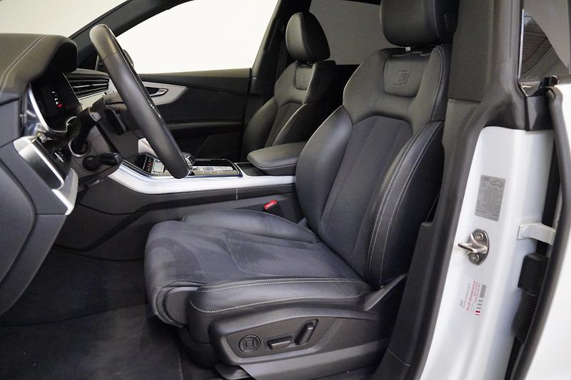 Audi Q8 - fotka 11 z 30