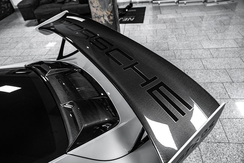 Porsche 911 GT2 RS/WEISSACH/CARBON/MAGNESI - fotka 26 z 48