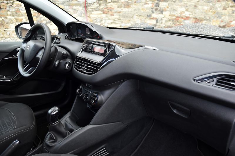 Peugeot 208 1.2i, motor - spotřeba oleje - fotka 20 z 25