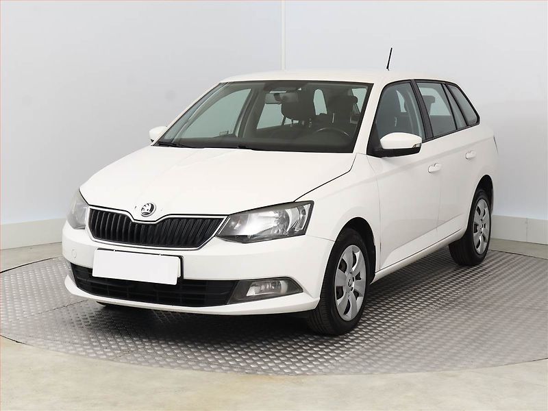 Škoda Fabia (2015) 1.4 TDI, nová STK, slušný stav - fotka 2 z 11