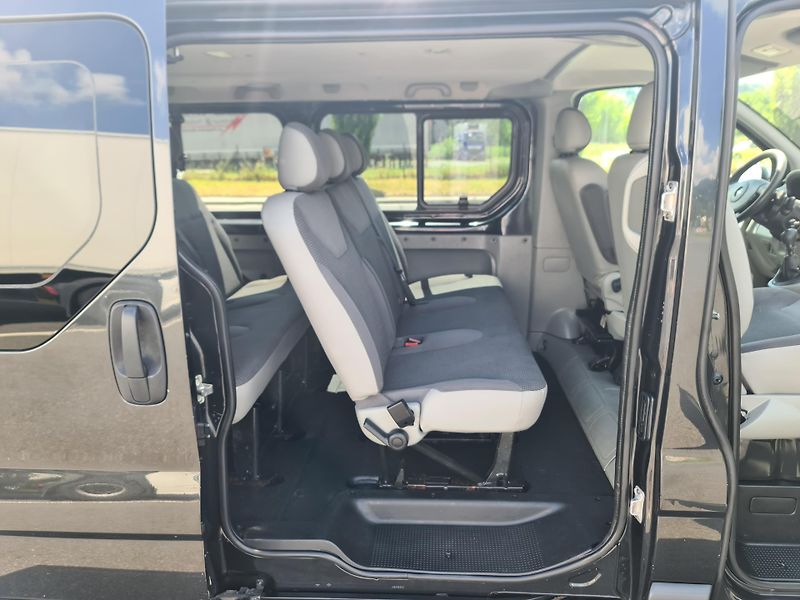 Opel Vivaro (2011) 2.0 CDTi 84-KW 8-MÍST KLIMA TE - fotka 12 z 39