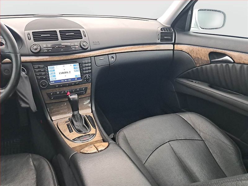 Mercedes-Benz Třídy E (2006) Avantgarde E 320 CDI 4MATIC - fotka 7 z 18