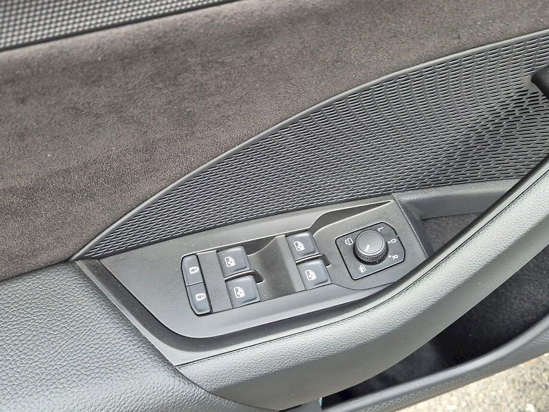 Škoda Octavia (2025) kombi 130 let Premium 1.5 TSI - fotka 14 z 35