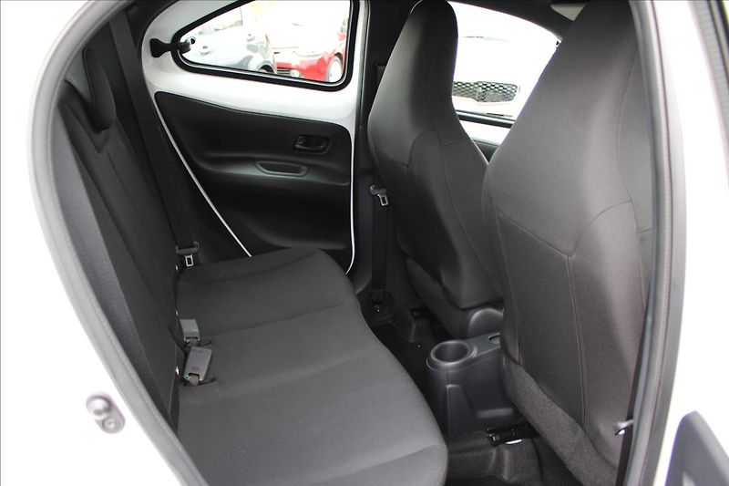 Toyota Aygo 1,0 VVT-i Comfort - fotka 24 z 31