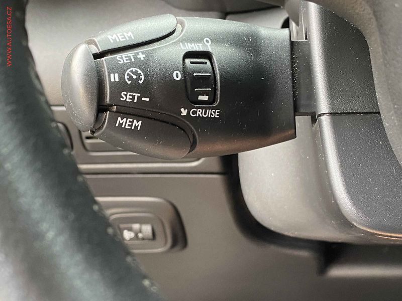 Citroën C3 Aircross (2020) 1.2 PT, Shine, navi, kamera - fotka 13 z 16