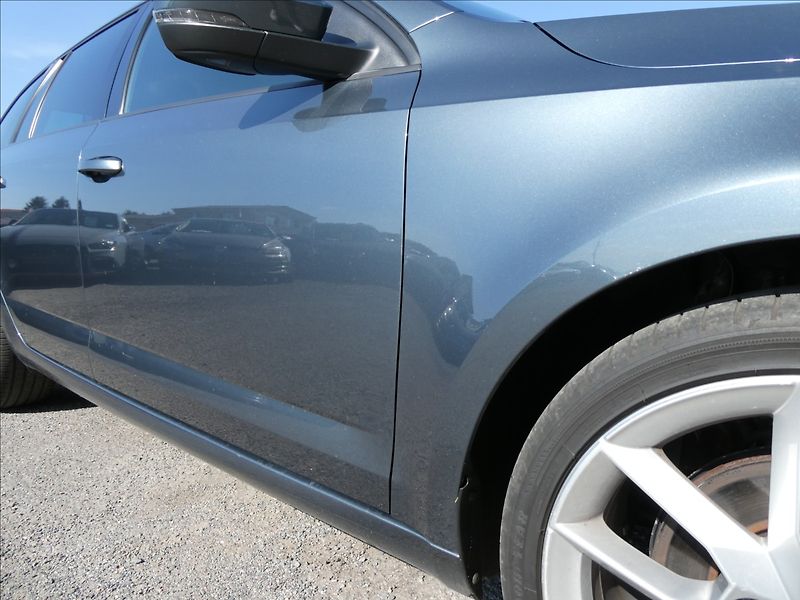 Škoda Octavia 2,0 TDi 135kW RS DSG, serviska - fotka 14 z 49