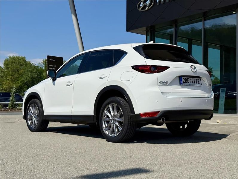 Mazda CX-5 2,5 SkyactivAWD  RevolutionTOP - fotka 2 z 32