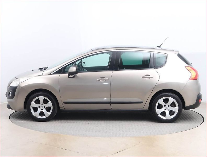 Peugeot 3008 (2011) 1.6 VTi, Navi, Tempomat - fotka 3 z 14