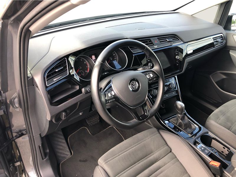 Volkswagen Touran 1,5 TSI - fotka 5 z 29