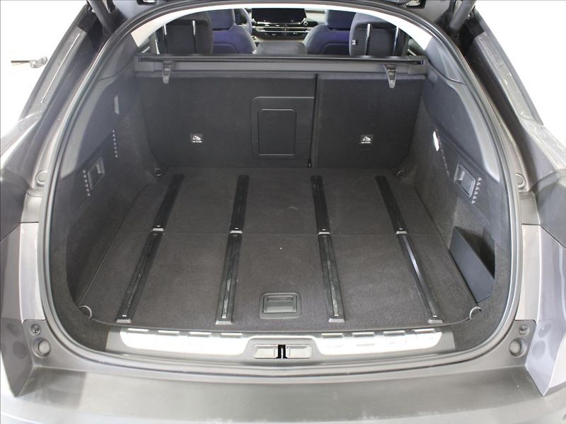 Citroën C5 X 1,6 PHEV 225 Hypnos 1.maj.ČR - fotka 17 z 18