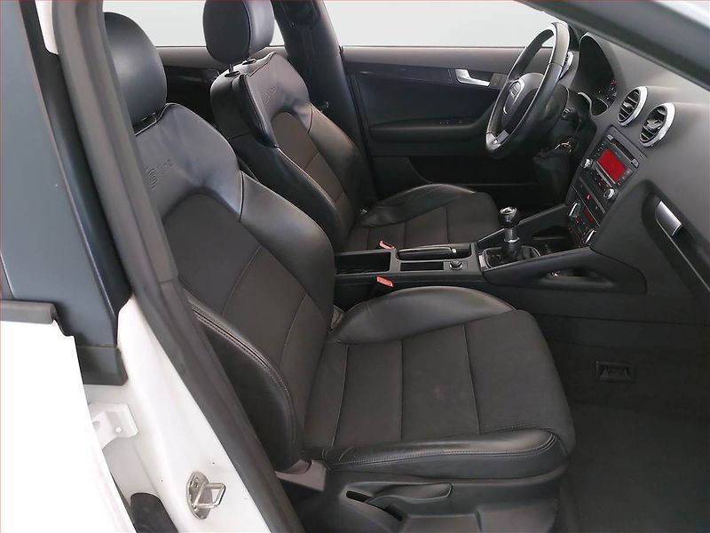 Audi A3 (2009) 1.4 TFSI, Vyhř. sedaček - fotka 7 z 11