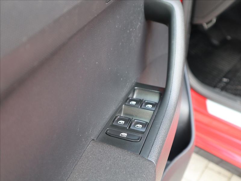 Škoda Fabia 1,2 TSI 81kW Monte Carlo DSG - fotka 8 z 37