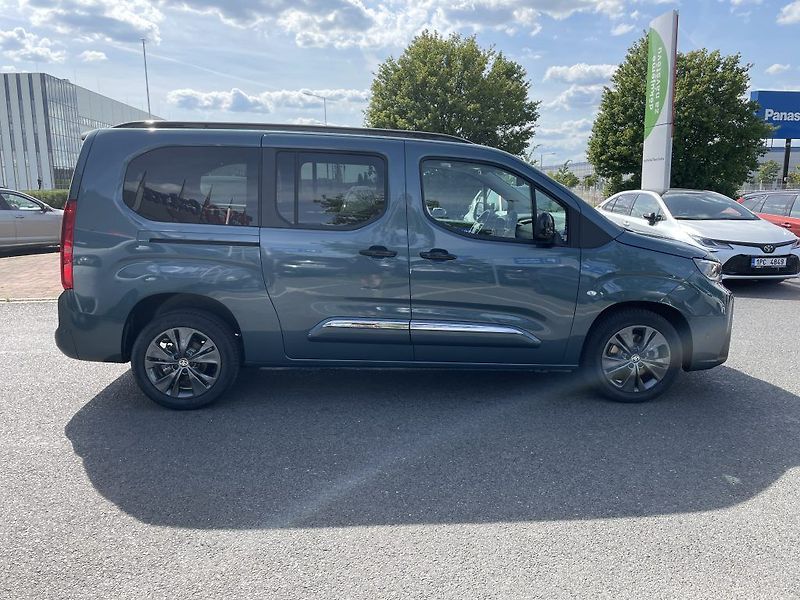 Toyota ProAce City Verso 1.5D 130k VIP 7S ODBĚR 10/2026 - fotka 2 z 33