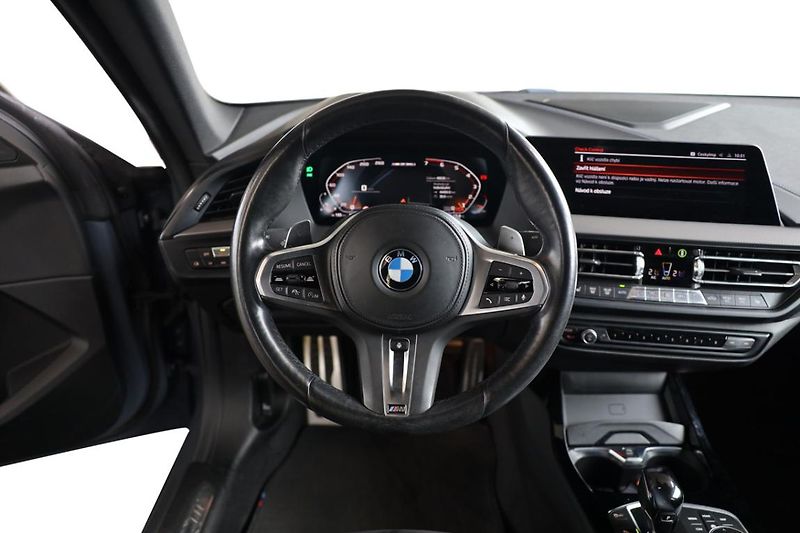 BMW Řada 2 M235i xDrive Gran Coupé - fotka 25 z 26