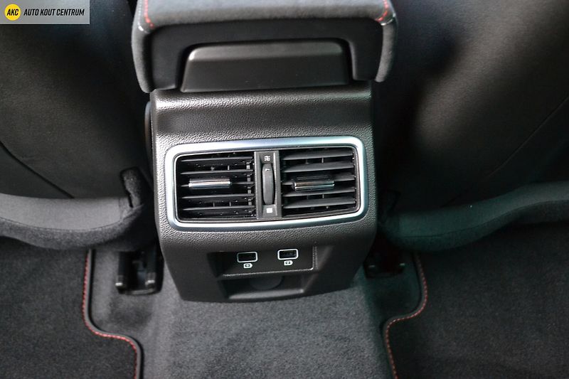 Renault Mégane R.S. TROPHY 1.8TCE 300 EDC - fotka 19 z 67