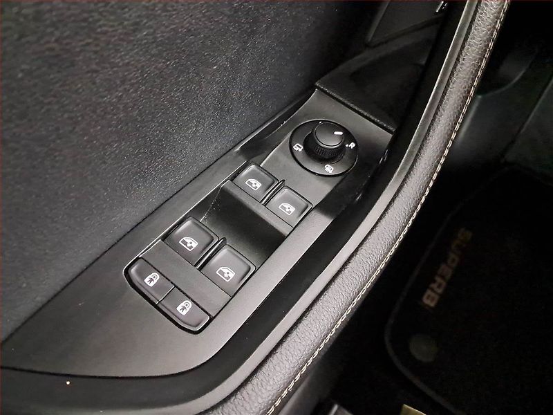 Škoda Superb (2020) Scout 2.0 TSI - fotka 19 z 20