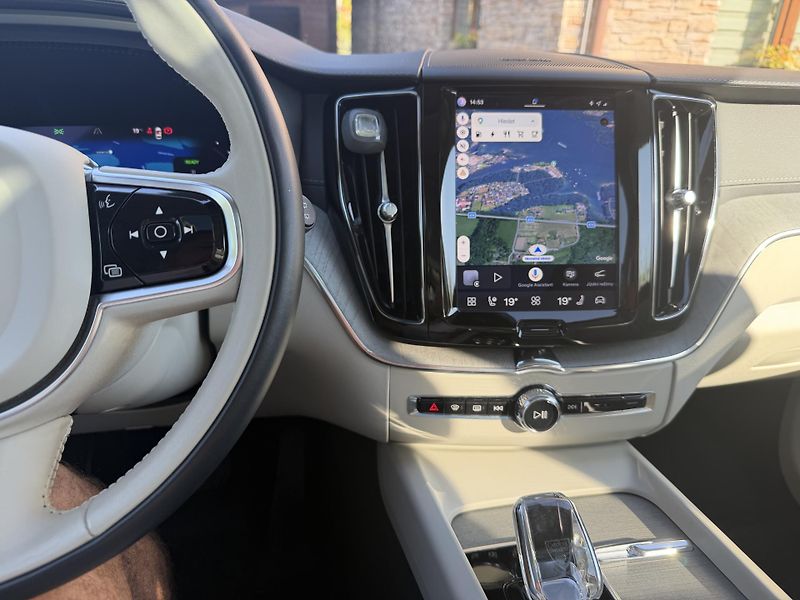 Volvo XC60 (2022) Volvo XC60 T8 Ultimate (455k) - fotka 14 z 30