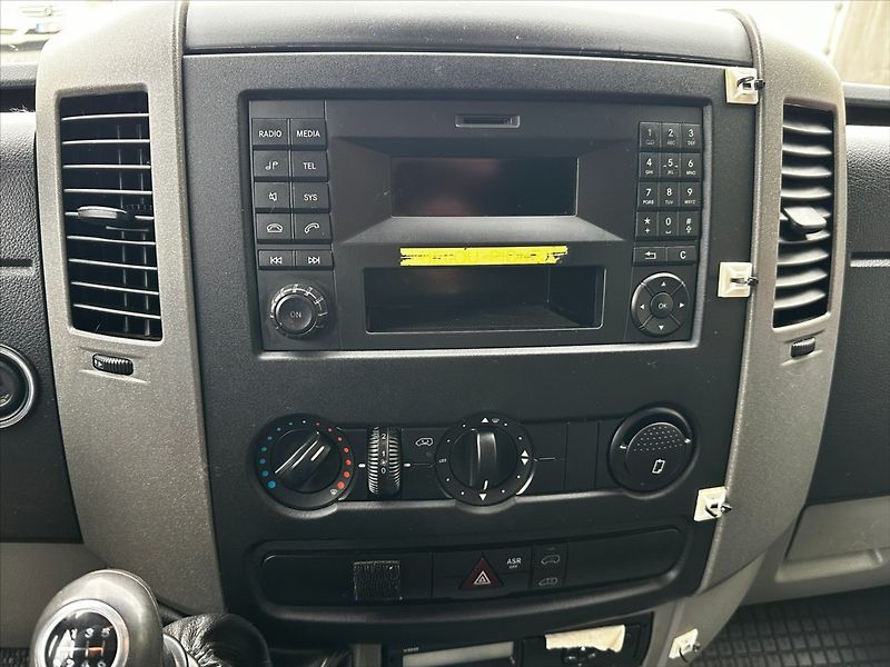 Mercedes-Benz Sprinter 2,1 516cdi 4X4 HMOTNOST 5t - fotka 24 z 34