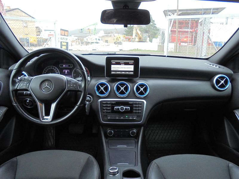 Mercedes-Benz Třídy A (2014) 200 CDI- AMG- SERVISKA - fotka 9 z 11