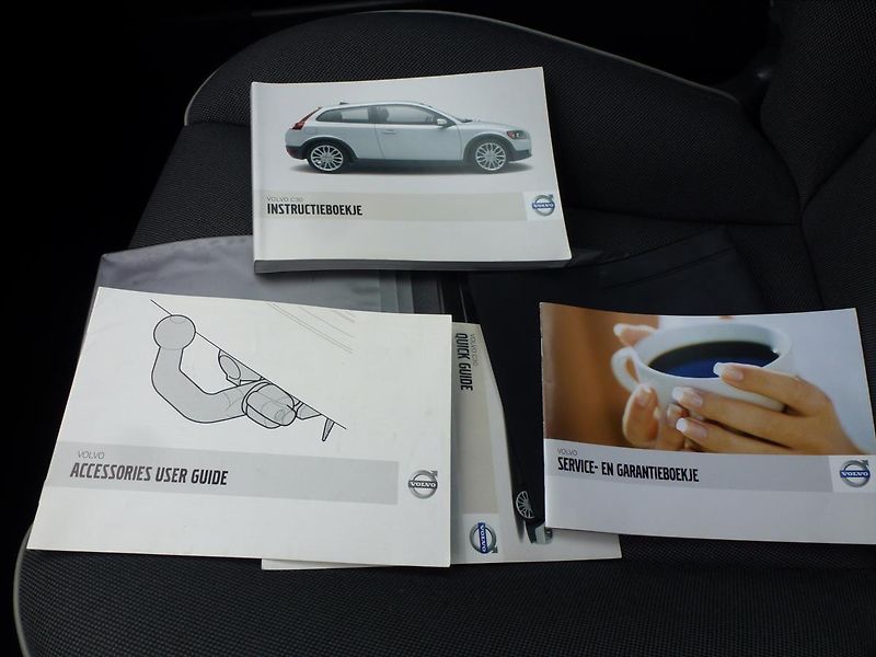 Volvo C30 2,0 i 16V Titanium Grey - fotka 44 z 62