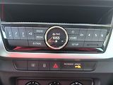 Škoda Fabia (2017) 1.2 TSI, ČR, AC, temp - náhled 11
