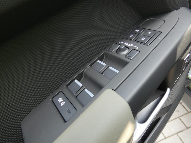 Land Rover Defender (2026) 110 X-Dynamic SE P425          - fotka 12 z 38