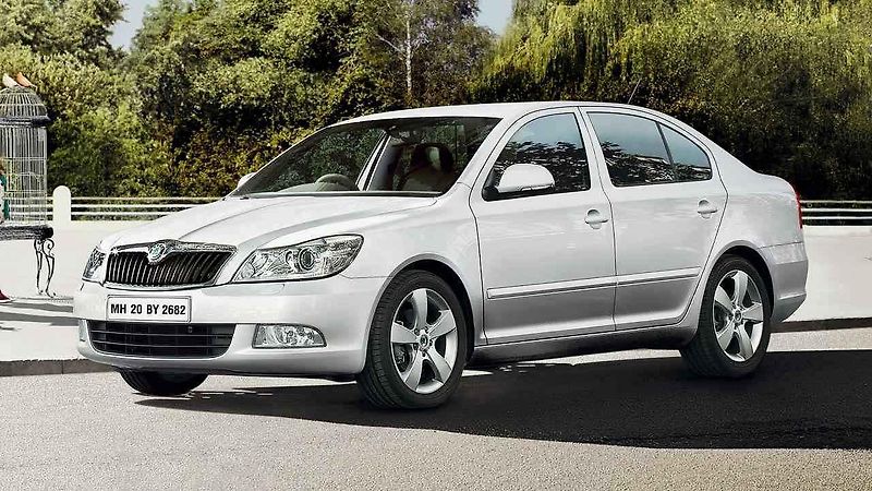 Škoda Octavia se v Čině jmenuje Ou Ya. A je natažená do délky.