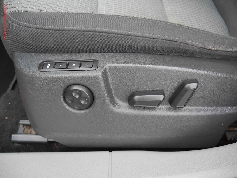 Škoda Superb (2010) 2.0TDi, Ambition, AC - fotka 13 z 17