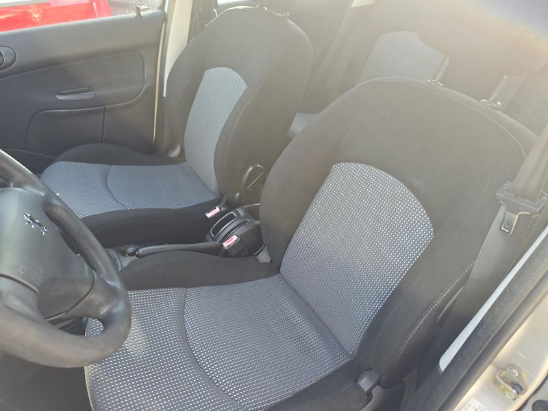 Peugeot 206 1.6 i 80kw Panorama  - fotka 13 z 21