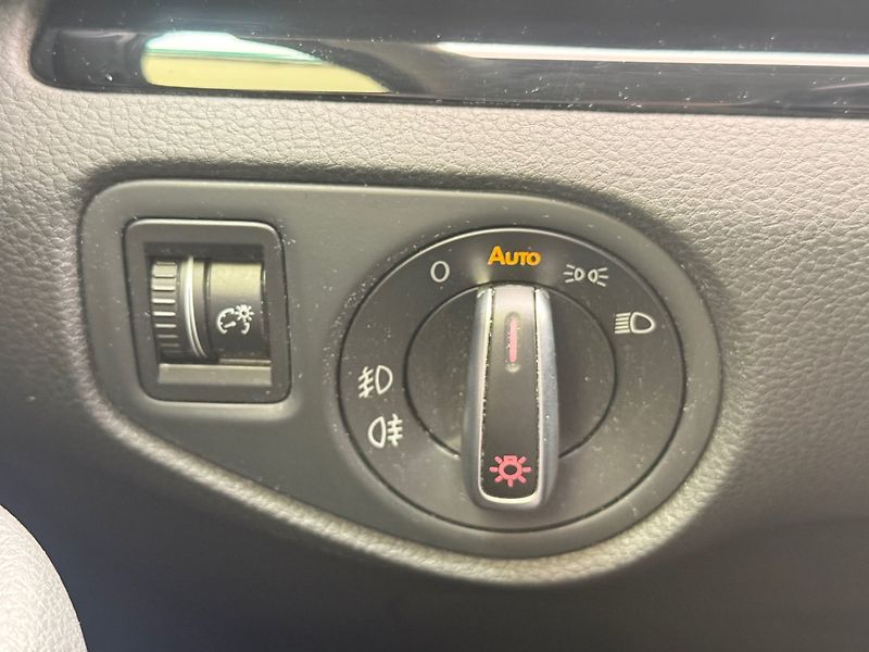 Volkswagen Sharan (2016) 2.0 TDI 4MOTION 110 kW - fotka 23 z 29
