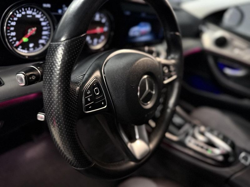 Mercedes-Benz Třídy E (2018) 220D,TOP ,TZ, adaptivní tempo - fotka 23 z 34