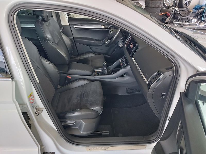Škoda Karoq (2017) 1,0TSI,85KW,FULL,LED,ALU,KŮŽE - fotka 15 z 34