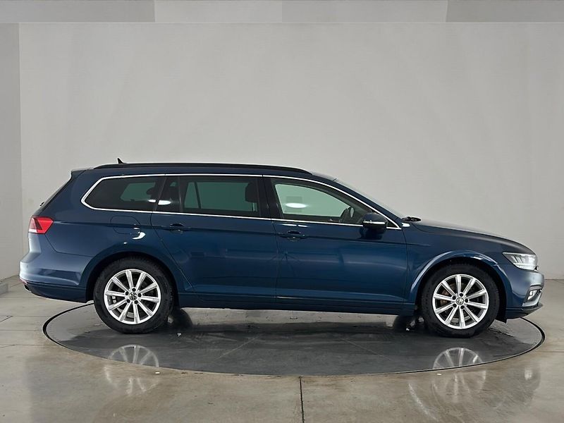 Volkswagen Passat Business DSG - fotka 16 z 31