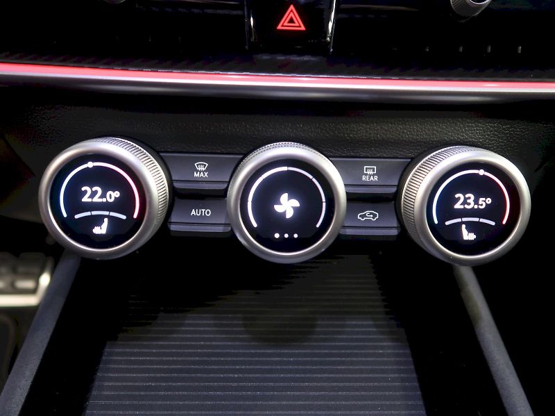 Škoda Superb (2025) SPORTLINE 2.0TDI 142KW 4x4 DSG - fotka 38 z 49