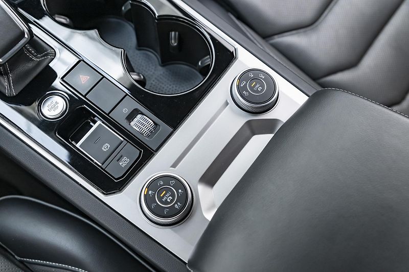 Volkswagen Touareg - fotka 34 z 40