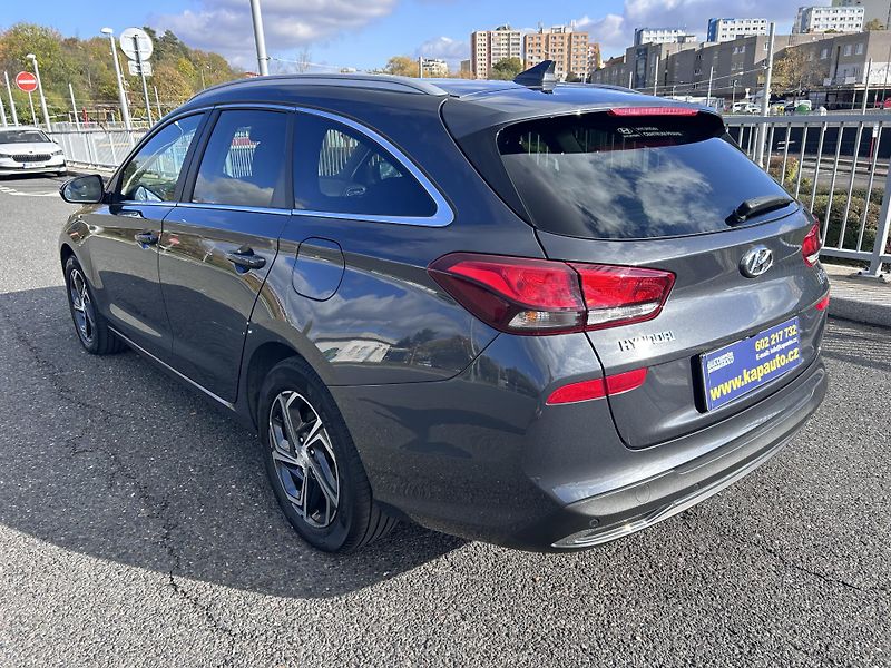 Hyundai i30 Kombi 1.6 CRDi - fotka 6 z 33