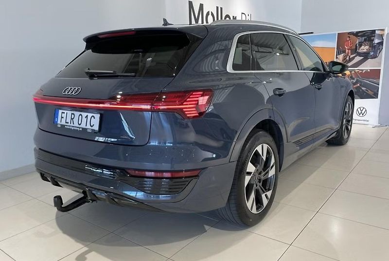 Audi Q8 e-tron 55 Q S-Line 360k Tažné SoH 94% - fotka 7 z 30