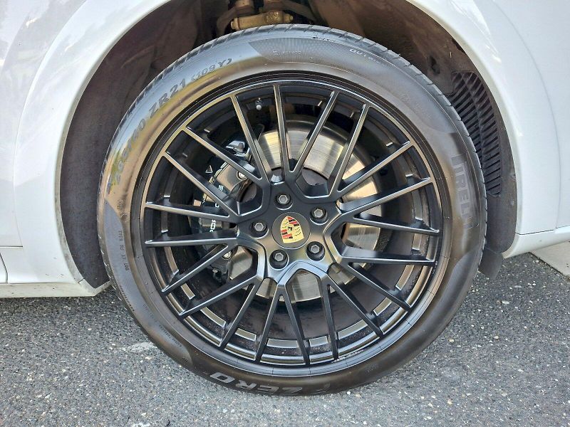 Porsche Cayenne (2023) GTS 4,0 338kW - fotka 9 z 35