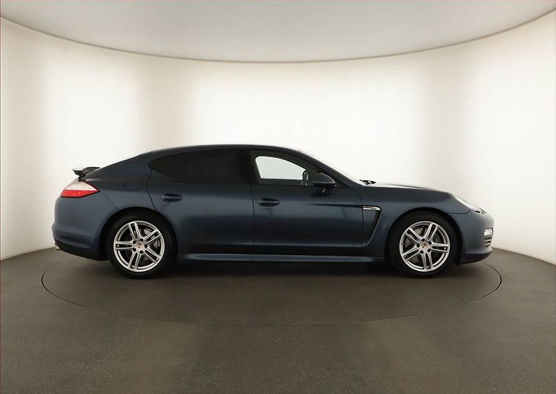 Porsche Panamera (2011) V6 - fotka 6 z 19