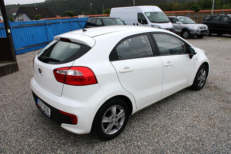 Kia Rio (2015) 1.4i KLIMA EL.OKNA ALUKOLA - fotka 7 z 16