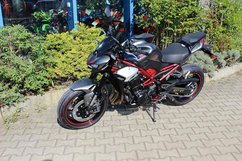 Kawasaki Z 900 (2025) NOVINKA 2025 TOP AKCE - fotka 7 z 7