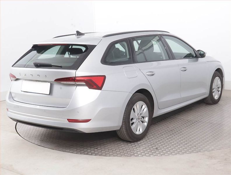 Škoda Octavia (2023) Ambition 2.0 TDI, ČR,1.maj - fotka 5 z 15