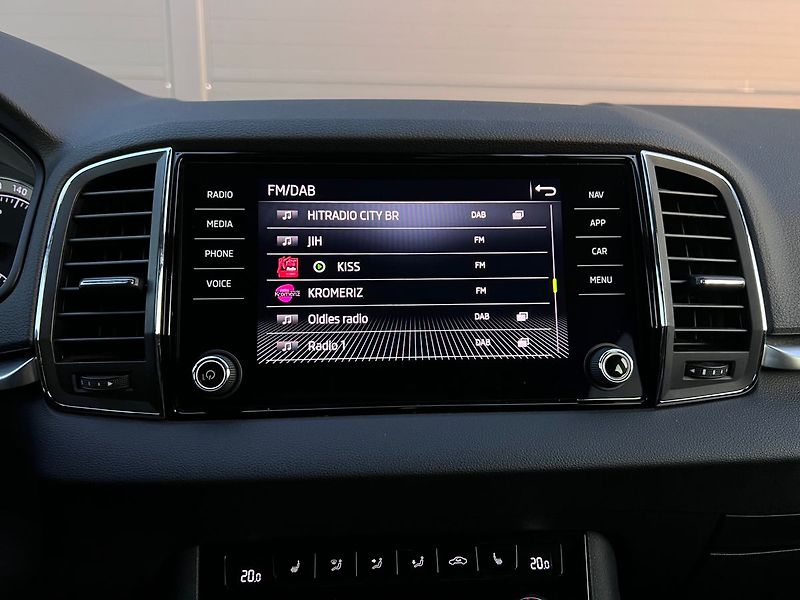 Škoda Karoq 1.0 TSI-Ambition P.KAMERA - fotka 37 z 98